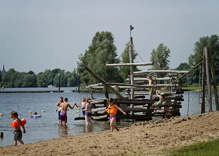 Recreatiepark Riverside Kamp alanı *